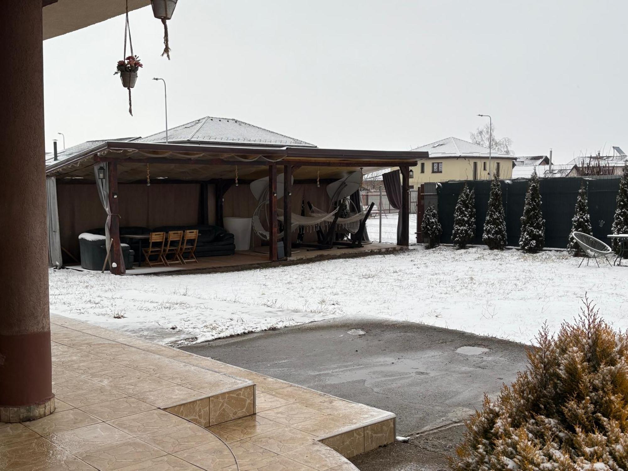 Vila Mik Guesthouse 사셀레 외부 사진